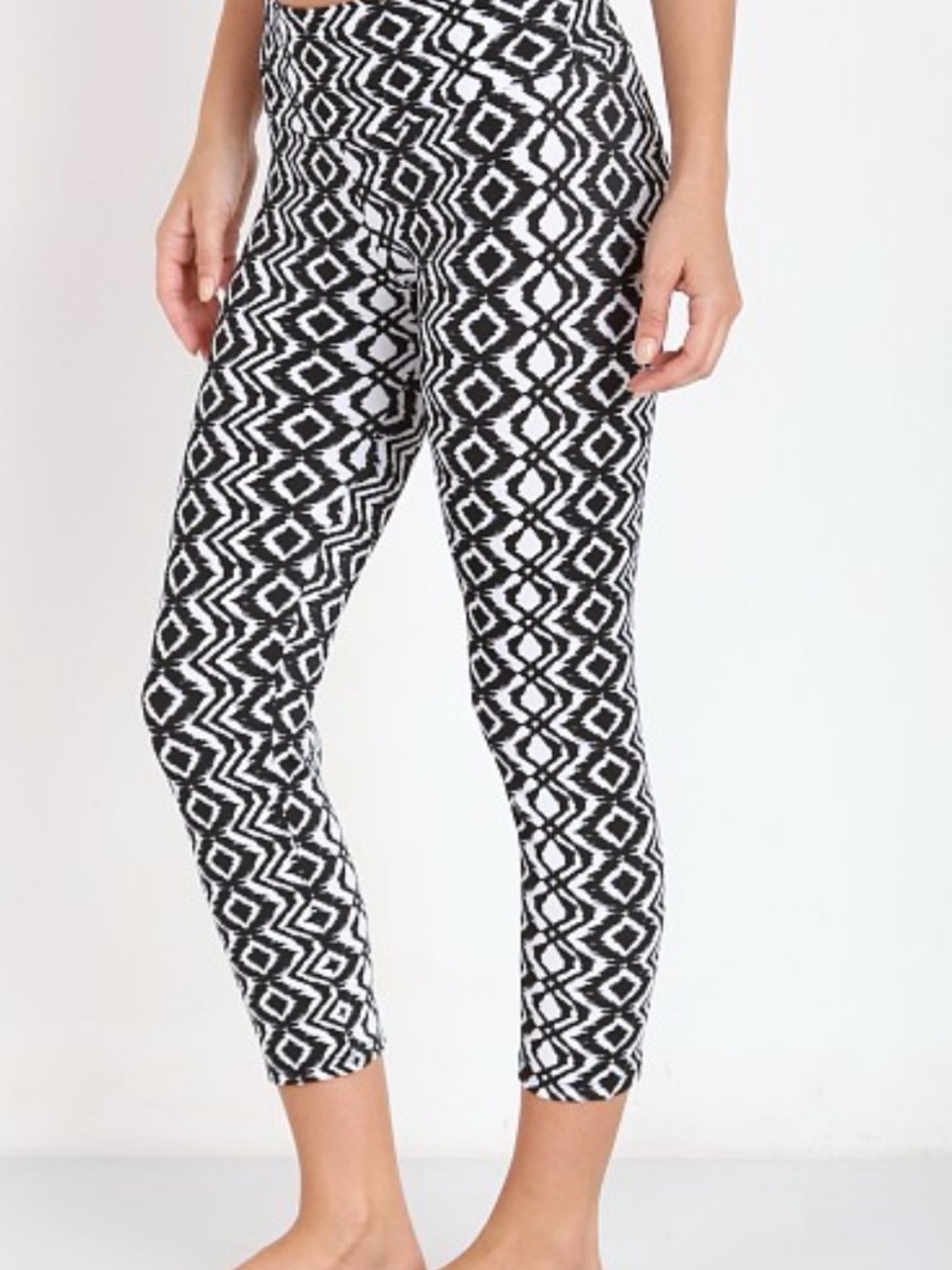 Onzie Black & White Aztec Capri Leggings